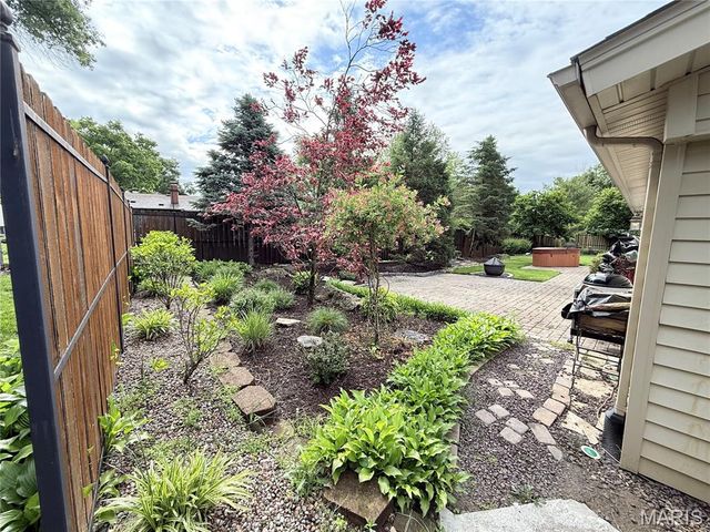 8 Sweet Meadows Lane, Ballwin, MO 63011