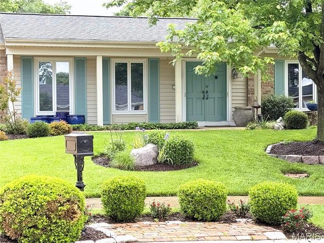 8 Sweet Meadows Lane, Ballwin, MO 63011
