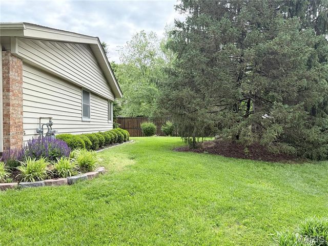 8 Sweet Meadows Lane, Ballwin, MO 63011