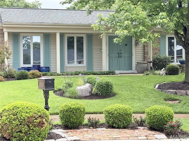 8 Sweet Meadows Lane, Ballwin, MO 63011