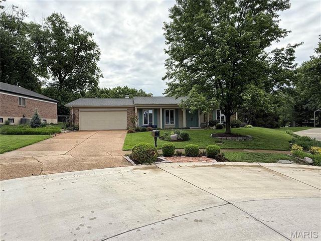 8 Sweet Meadows Lane, Ballwin, MO 63011