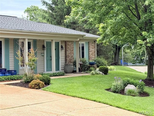 8 Sweet Meadows Lane, Ballwin, MO 63011