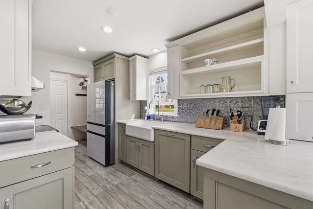 0S611 Cedar Avenue, Elmhurst, IL 60126