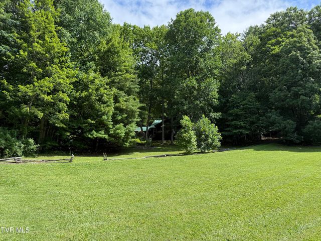 128 Overlook Lane, Mountain City, TN 37683