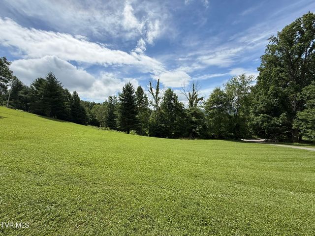 128 Overlook Lane, Mountain City, TN 37683