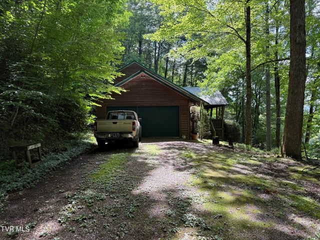 128 Overlook Lane, Mountain City, TN 37683