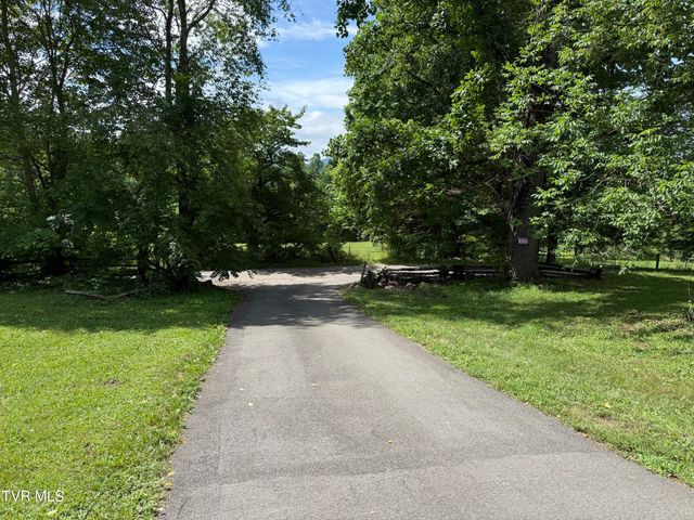128 Overlook Lane, Mountain City, TN 37683