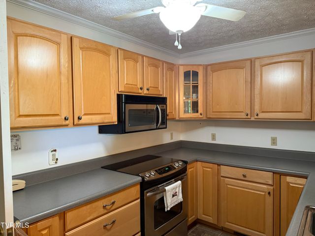 128 Overlook Lane, Mountain City, TN 37683