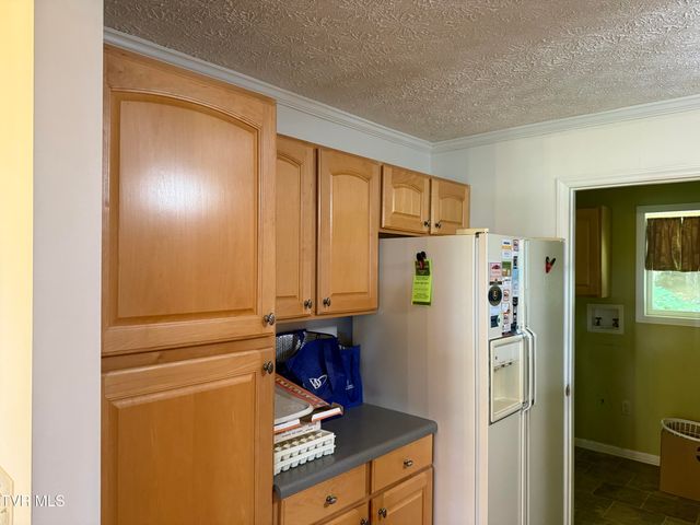 128 Overlook Lane, Mountain City, TN 37683