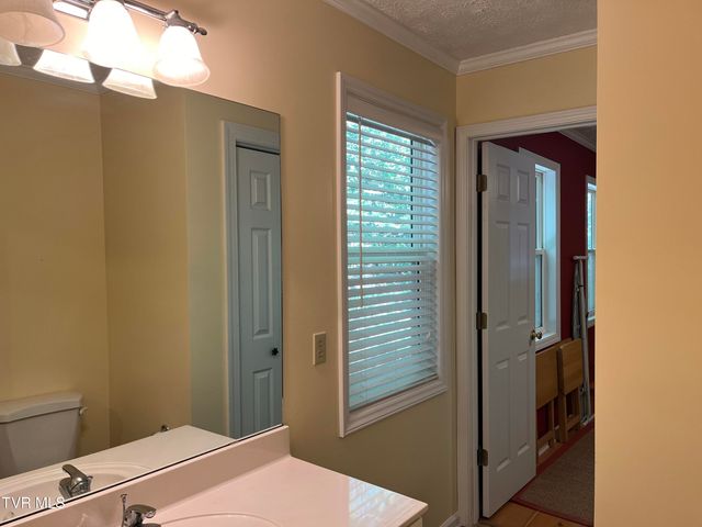 128 Overlook Lane, Mountain City, TN 37683