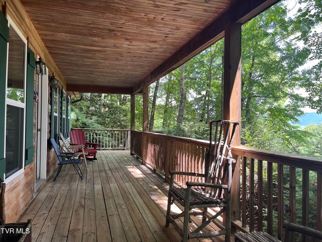 128 Overlook Lane, Mountain City, TN 37683