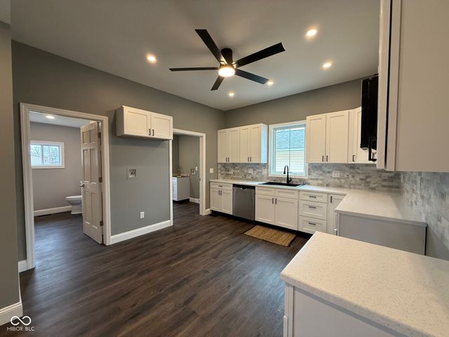 402 S Mulberry Street, Fairland, IN 46126