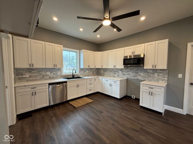 402 S Mulberry Street, Fairland, IN 46126