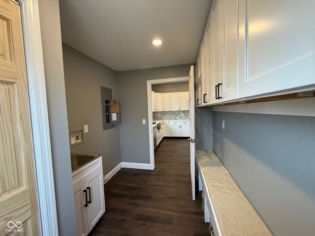 402 S Mulberry Street, Fairland, IN 46126