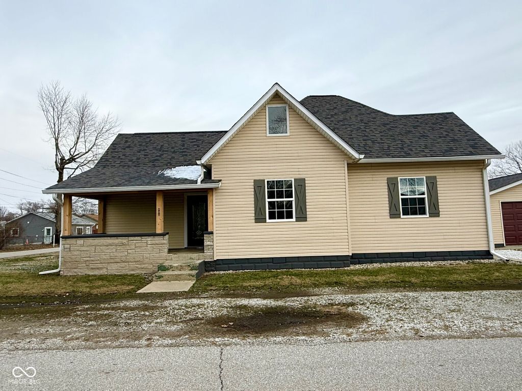 402 S Mulberry Street, Fairland, IN 46126