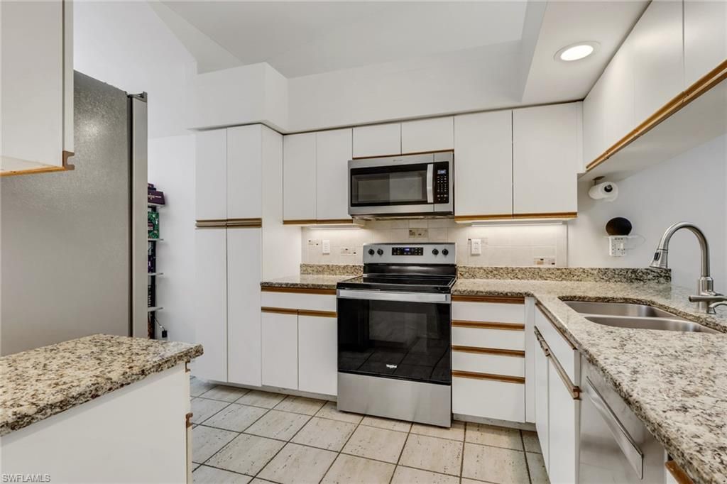 13206 Greywood CIR, FORT MYERS, FL 33966 — photo 2