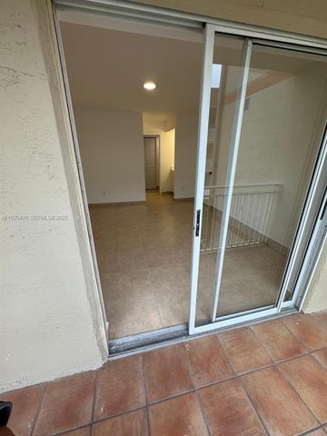 18870 NW 57th Ave 204, Hialeah, FL 33015