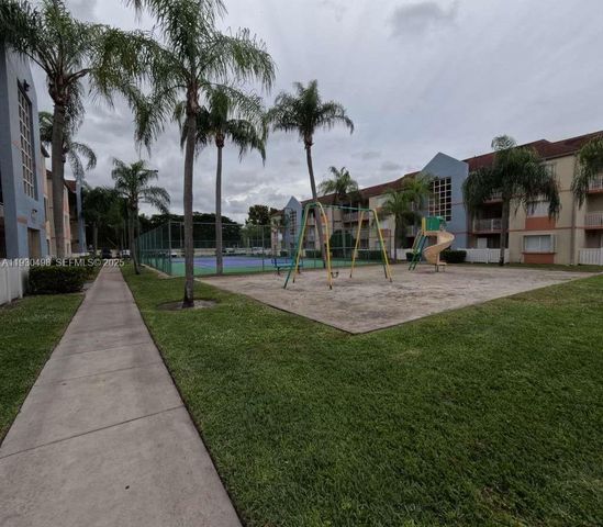 18870 NW 57th Ave 204, Hialeah, FL 33015