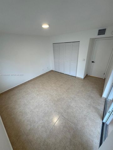 18870 NW 57th Ave 204, Hialeah, FL 33015