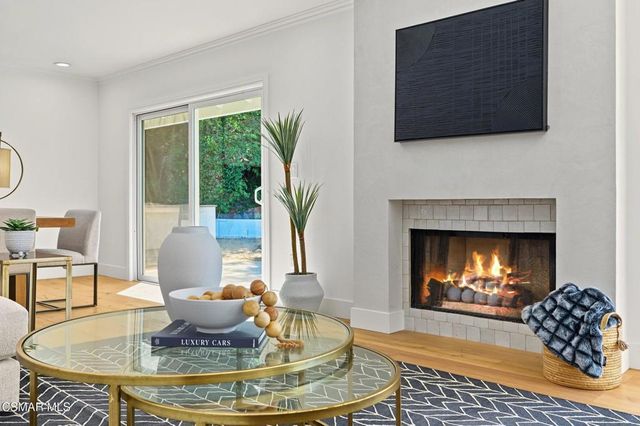 5215 Del Moreno Drive, Woodland Hills, CA 91364