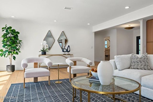 5215 Del Moreno Drive, Woodland Hills, CA 91364