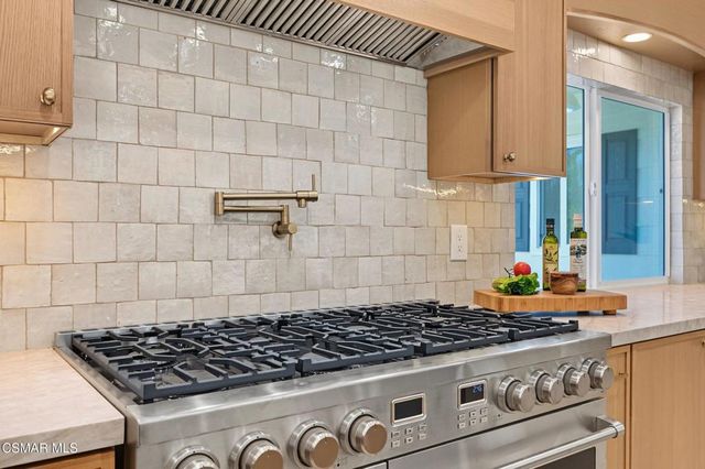 5215 Del Moreno Drive, Woodland Hills, CA 91364