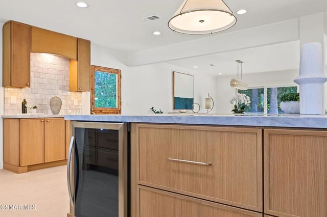 5215 Del Moreno Drive, Woodland Hills, CA 91364