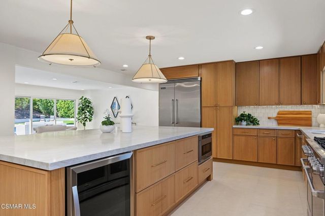 5215 Del Moreno Drive, Woodland Hills, CA 91364