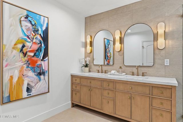 5215 Del Moreno Drive, Woodland Hills, CA 91364