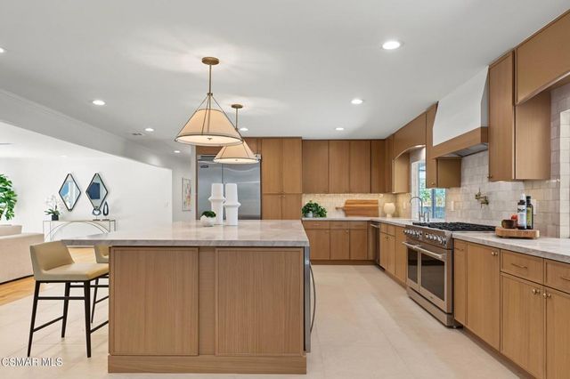 5215 Del Moreno Drive, Woodland Hills, CA 91364