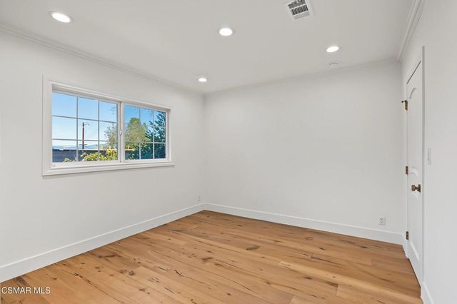 5215 Del Moreno Drive, Woodland Hills, CA 91364