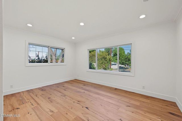 5215 Del Moreno Drive, Woodland Hills, CA 91364