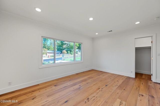 5215 Del Moreno Drive, Woodland Hills, CA 91364