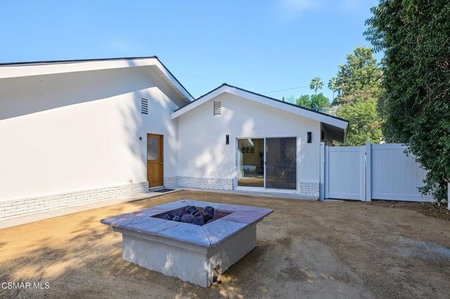 5215 Del Moreno Drive, Woodland Hills, CA 91364
