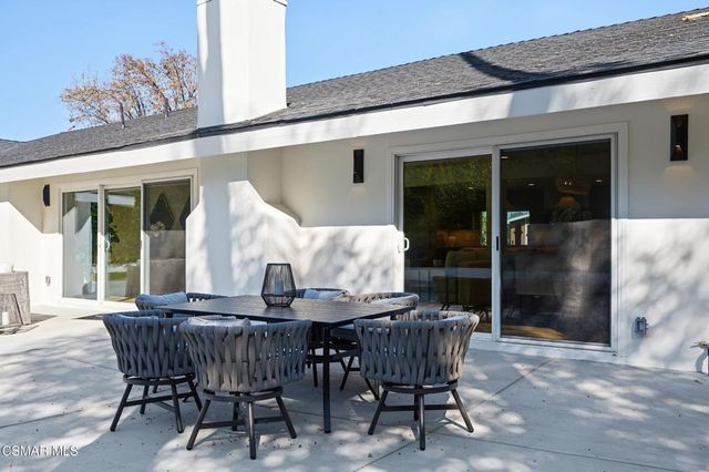 5215 Del Moreno Drive, Woodland Hills, CA 91364