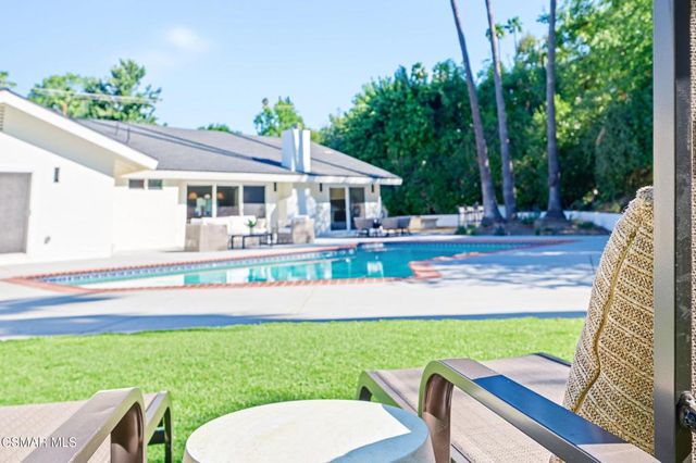 5215 Del Moreno Drive, Woodland Hills, CA 91364