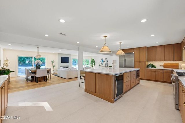 5215 Del Moreno Drive, Woodland Hills, CA 91364