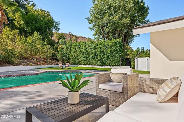5215 Del Moreno Drive, Woodland Hills, CA 91364