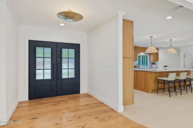 5215 Del Moreno Drive, Woodland Hills, CA 91364
