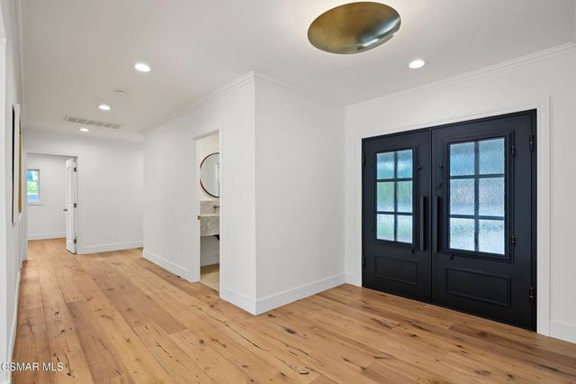 5215 Del Moreno Drive, Woodland Hills, CA 91364