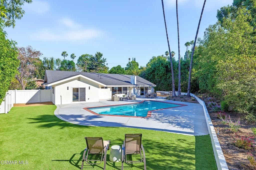 5215 Del Moreno Drive, Woodland Hills, CA 91364 — photo 5