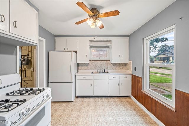 11729 Erwin Avenue, Cleveland, OH 44135