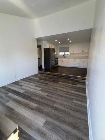 227 Robelini Drive A, Vista, CA 92083