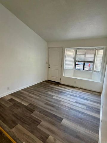 227 Robelini Drive A, Vista, CA 92083