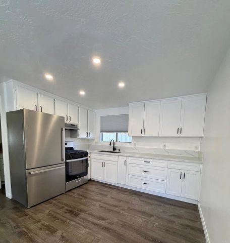 227 Robelini Drive A, Vista, CA 92083