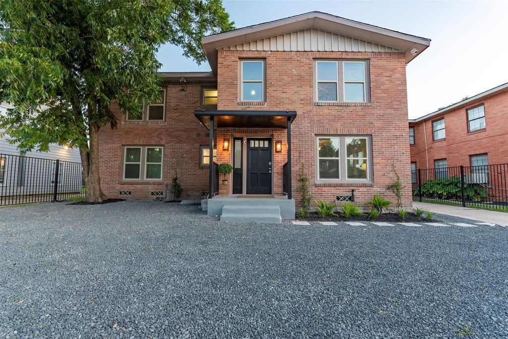 3328 Blodgett Street A, Houston, TX 77004