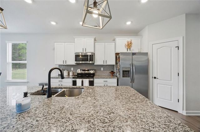 107 Long Cove DR, Suffolk, VA 23435