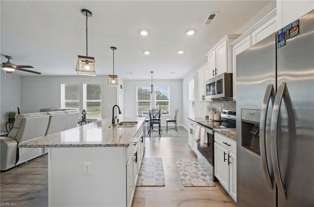 107 Long Cove DR, Suffolk, VA 23435