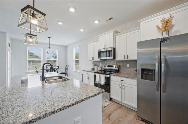 107 Long Cove DR, Suffolk, VA 23435
