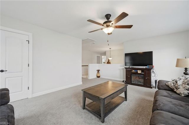 107 Long Cove DR, Suffolk, VA 23435